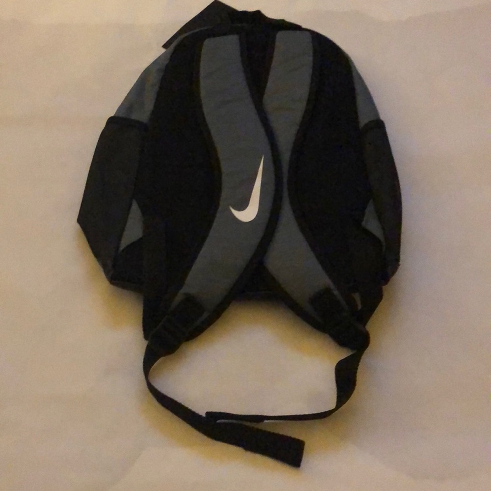 NWT Nike Brasilia Backpack Grey & Black - Picture 3 of 6
